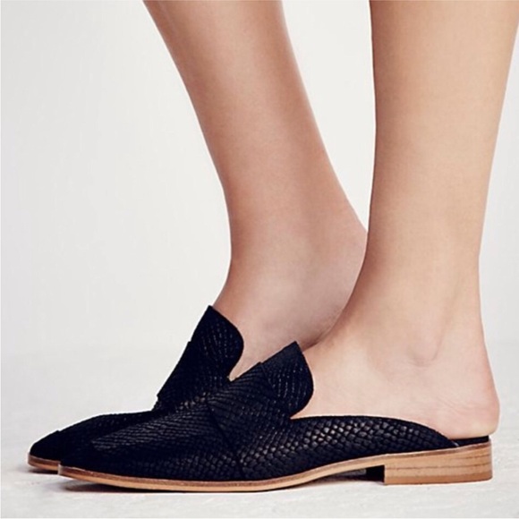 FREE PEOPLE Black At Ease Mule Size 40 Snakeskin Print Suede Size 40 US 10 Black - Picture 16 of 16